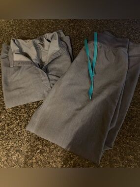 Graphite FIGS scrub set